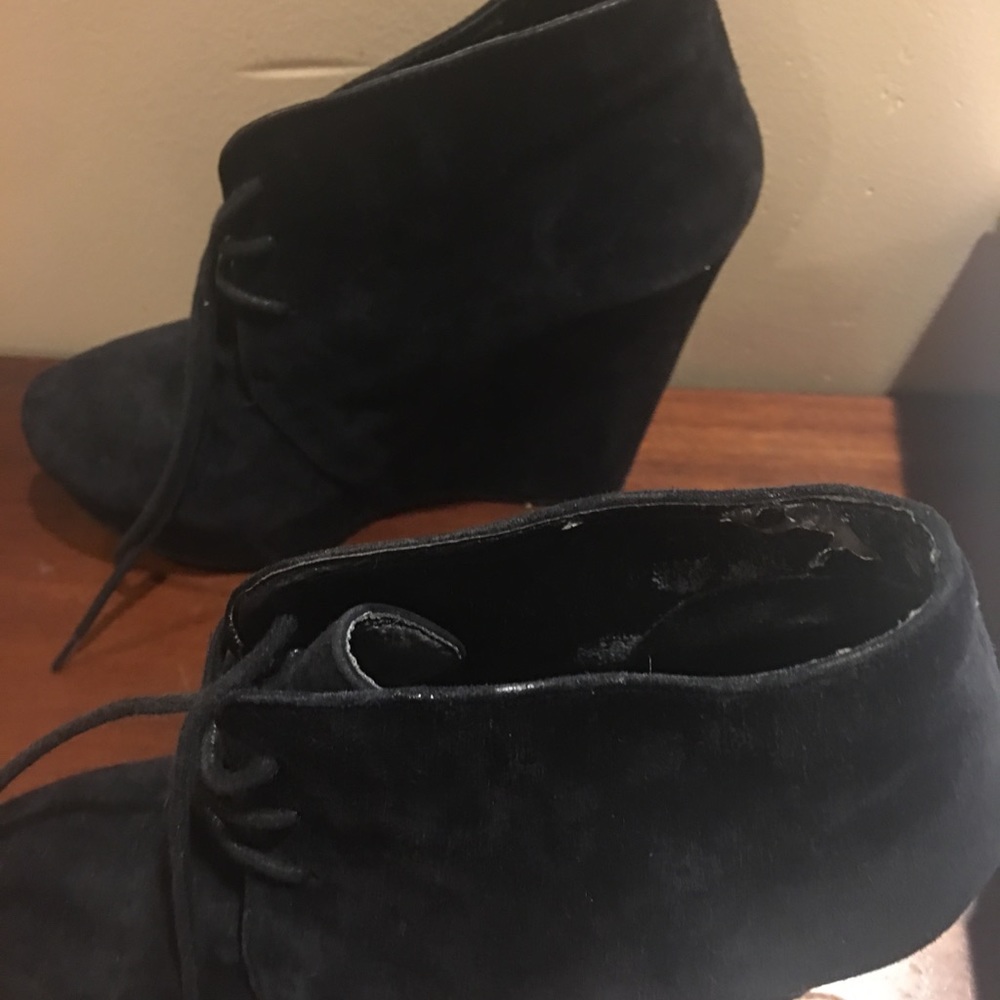 Shoes - Picture 4 of 5